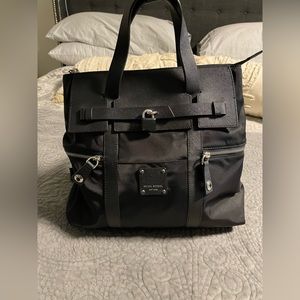 Rare- Henri Bendel jet setter in EUC authenticity guaranteed